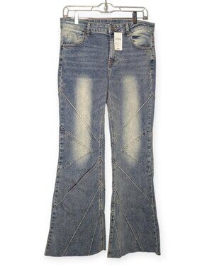 Windsor Mid-Rise Flare Jeans Juniors Size 11 NWT Medium Denim Color